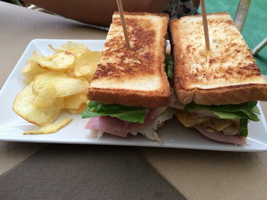 MOMBASA Colonial Tabern